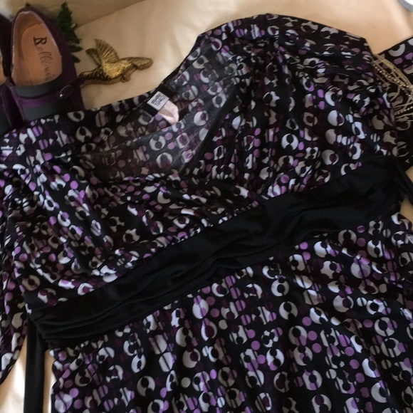 Studio 1940 Looped Circles Angled Sleeve Blouse - Picture 6 of 7